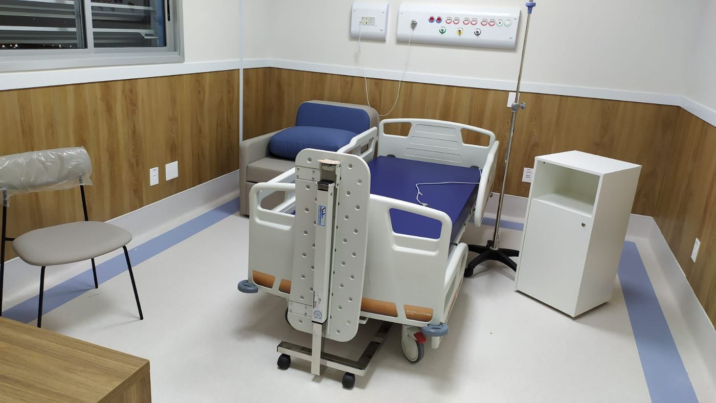 Quarto de hospital real com piso Tarkett iQ Optima