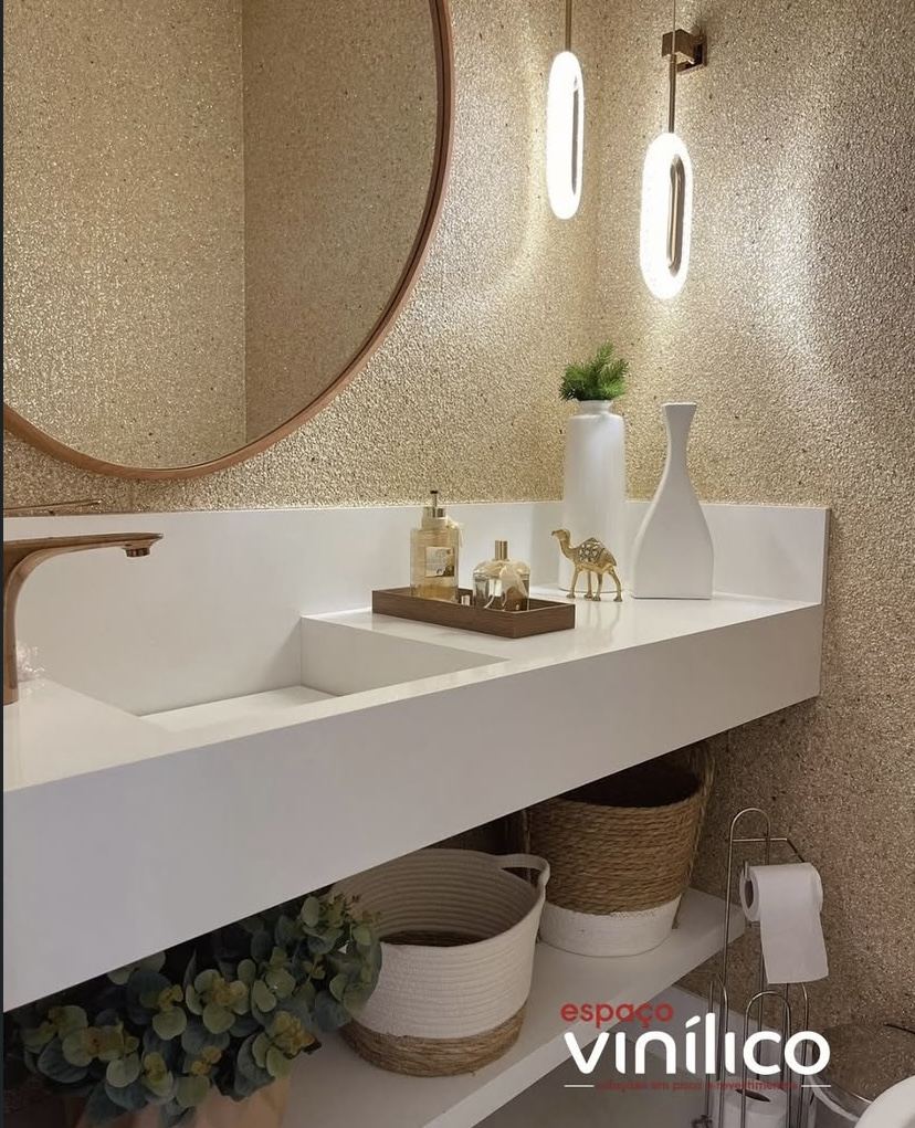 Ambiente com parede em textura de pedra